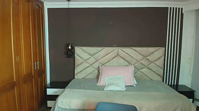 Raquel jones online show from 03.11.25