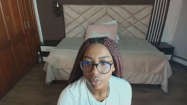 Raquel jones online show from 03.14.25