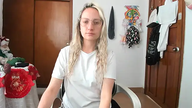 Adele johnsonn1 online show from 12.04.25