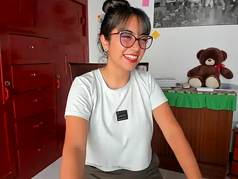 Snapshot of Isabellaa22_1 chatting on 12.04.24 Isabellaa22 1 online show from 12.04.24