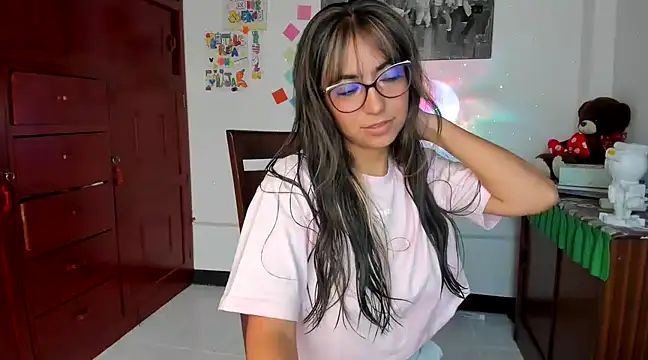 Snapshot of Isabellaa22_1 chatting on 02.05.25 Isabellaa22 1 online show from 02.05.25