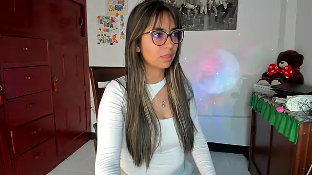 Snapshot of Isabellaa22_1 chatting on 02.12.25 Isabellaa22 1 online show from 02.12.25