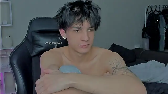 Snapshot of MarkBrowniii chatting on 12.17.24 MarkBrowniii online show from 12.17.24