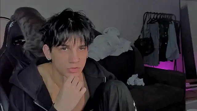 Snapshot of MarkBrowniii chatting on 01.21.25 MarkBrowniii online show from 01.21.25