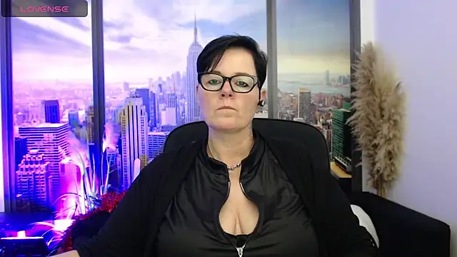 Snapshot of ninarandmann chatting on 12.08.24 ninarandmann online show from 12.08.24