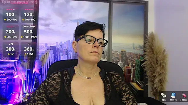 Snapshot of ninarandmann chatting on 12.22.24 ninarandmann online show from 12.22.24