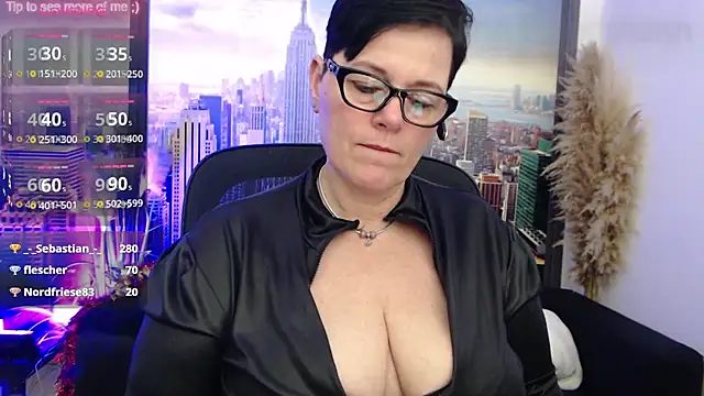 Snapshot of ninarandmann chatting on 01.03.25 ninarandmann online show from 01.03.25