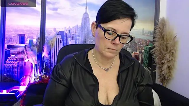 Snapshot of ninarandmann chatting on 01.19.25 ninarandmann online show from 01.19.25