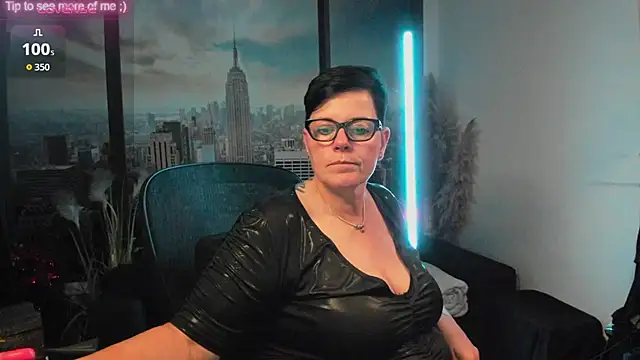 Snapshot of ninarandmann chatting on 09.12.25 ninarandmann online show from 09.12.25
