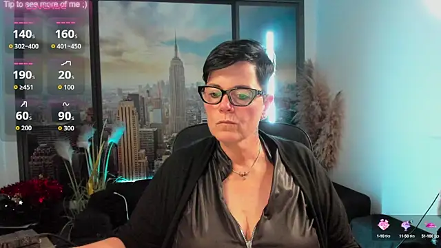 Snapshot of ninarandmann chatting on 09.30.25 ninarandmann online show from 09.30.25