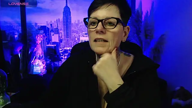 Snapshot of ninarandmann chatting on 03.25.26 ninarandmann online show from 03.25.26