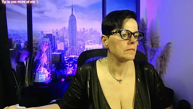 Snapshot of ninarandmann chatting on 04.12.26 ninarandmann online show from 04.12.26