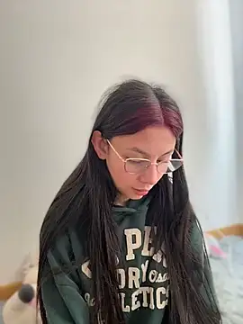 Bonniepark online show from 12.03.25