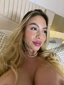  laura 02 online show from 04.30.26