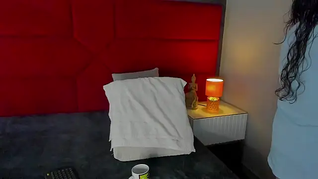Snapshot of hanny_milf chatting on 05.03.26 hanny milf online show from 05.03.26