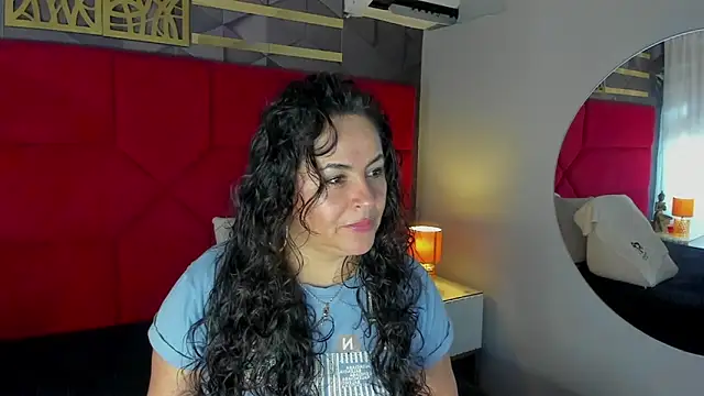 Snapshot of hanny_milf chatting on 05.05.26 hanny milf online show from 05.05.26