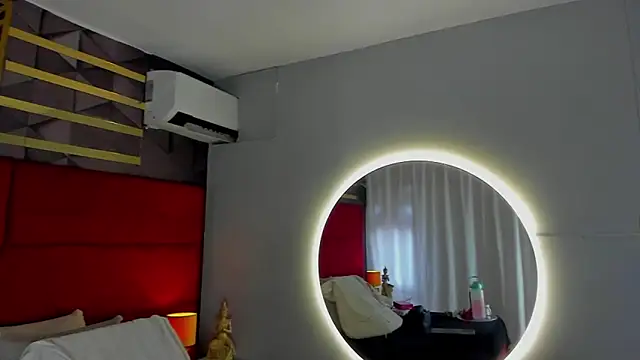 Snapshot of hanny_milf chatting on 05.08.26 hanny milf online show from 05.08.26