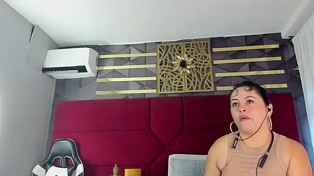 Snapshot of hanny_milf chatting on 06.28.26 hanny milf online show from 06.28.26
