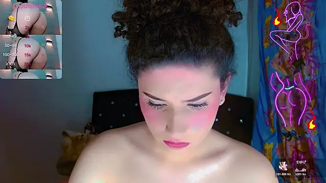 Snapshot of DoveCameron_ chatting on 10.31.25 DoveCameron online show from 10.31.25