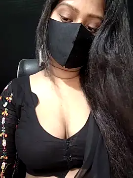 Idhika Paul online show from 10.02.25