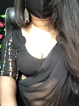 Idhika Paul online show from 10.15.25