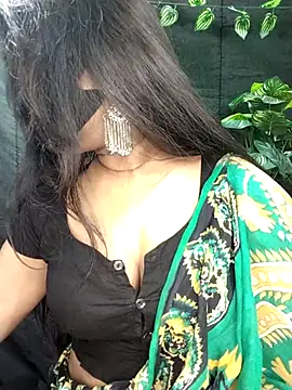 Idhika Paul online show from 11.19.25