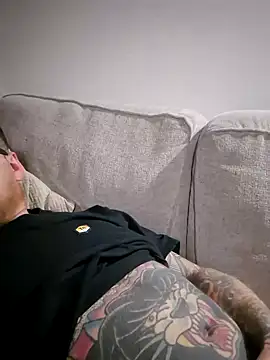 Snapshot of MaidenUK chatting on 01.30.25 MaidenUK online show from 01.30.25