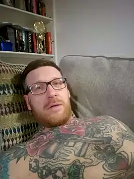 Snapshot of MaidenUK chatting on 02.01.25 MaidenUK online show from 02.01.25