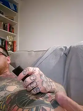 Snapshot of MaidenUK chatting on 02.02.25 MaidenUK online show from 02.02.25