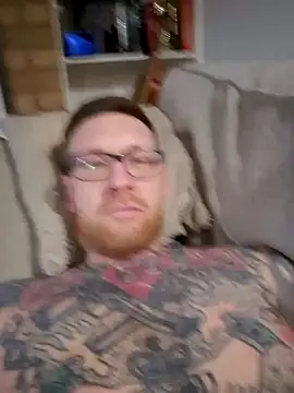 Snapshot of MaidenUK chatting on 02.13.25 MaidenUK online show from 02.13.25