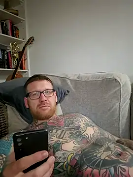 Snapshot of MaidenUK chatting on 02.16.25 MaidenUK online show from 02.16.25