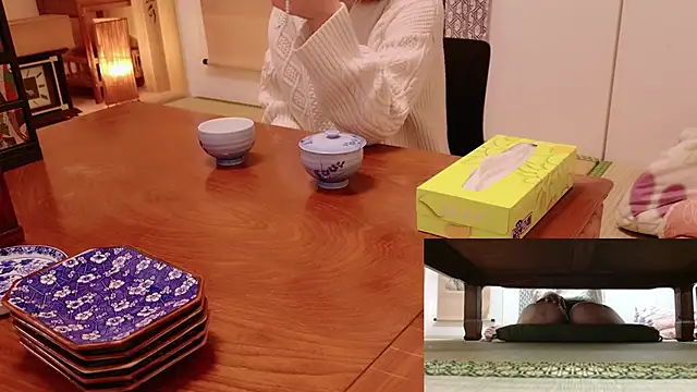 Snapshot of Phantom_yoshida chatting on 01.12.25 Phantom yoshida online show from 01.12.25