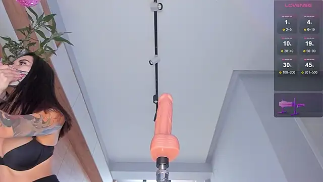 Snapshot of maakimo chatting on 03.17.25 maakimo online show from 03.17.25