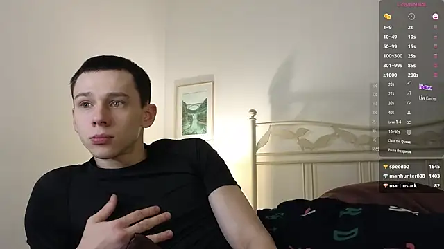 Snapshot of R1mmo__ chatting on 12.20.24 R1mmo online show from 12.20.24