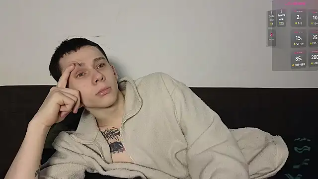 Snapshot of R1mmo__ chatting on 02.11.25 R1mmo online show from 02.11.25