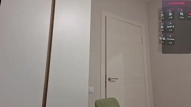 Snapshot of R1mmo__ chatting on 09.16.25 R1mmo online show from 09.16.25