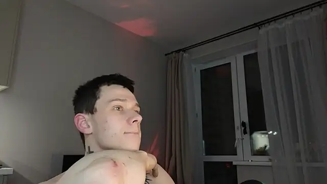 Snapshot of R1mmo__ chatting on 11.03.25 R1mmo online show from 11.03.25