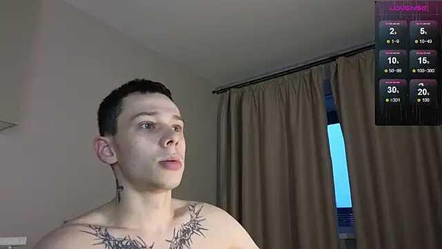 Snapshot of R1mmo__ chatting on 12.16.25 R1mmo online show from 12.16.25