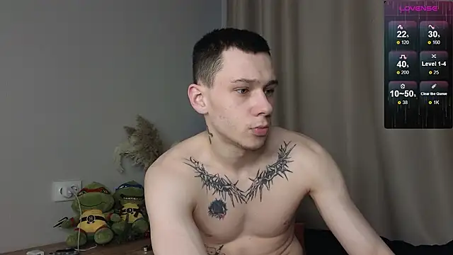 Snapshot of R1mmo__ chatting on 02.13.26 R1mmo online show from 02.13.26