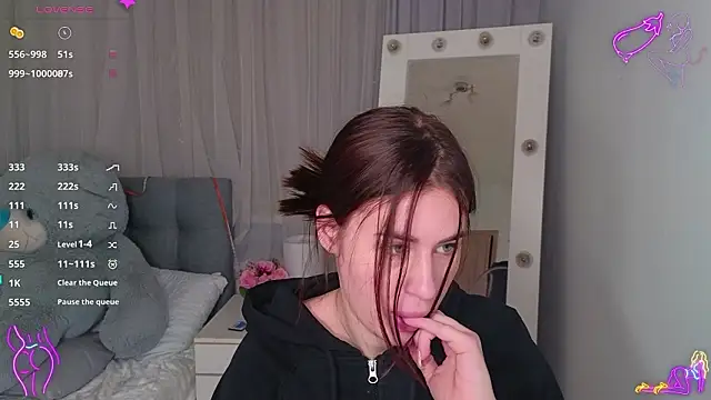 Snapshot of Milkissss chatting on 01.19.26 Milkissss online show from 01.19.26