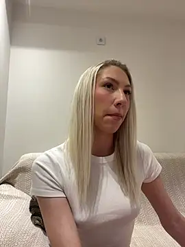 LuisaBecker online show from 02.08.25