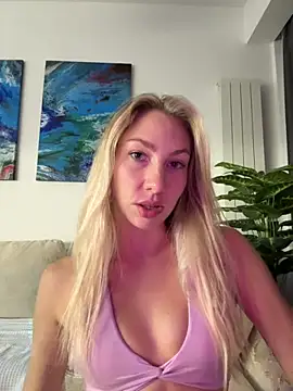 LuisaBecker online show from 10.20.25