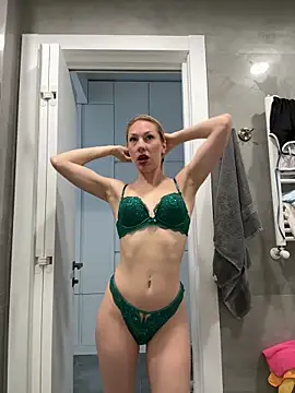 LuisaBecker online show from 04.05.26