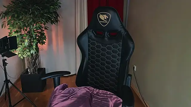 carolina elf online show from 09.16.25