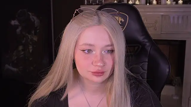 carolina elf online show from 04.17.26