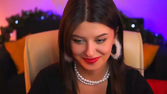 NicoleMun online show from 12.20.24