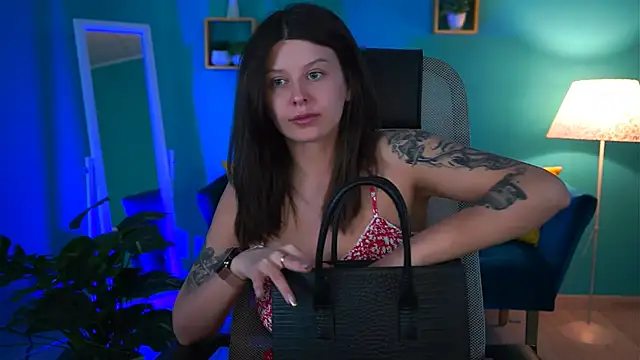 NicoleMun online show from 02.18.25