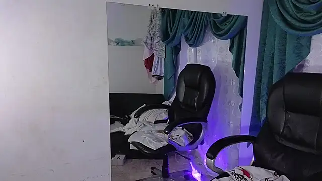 Stuart Boy  online show from 01.14.25