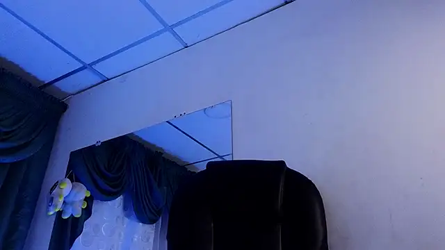 Stuart Boy  online show from 02.06.25