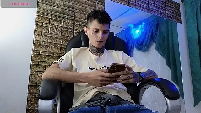 Stuart Boy  online show from 09.14.25